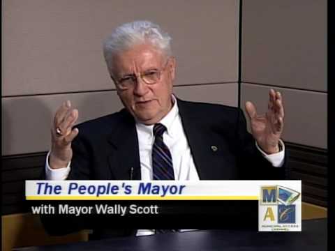 Managing Director Glenn Steckman and Mayor Wally Scott 4-13-17