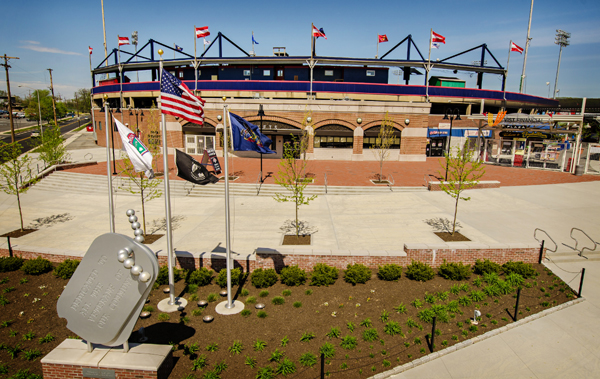 Mixed Drinks and Wine Now Available Throughout FirstEnergy Stadium