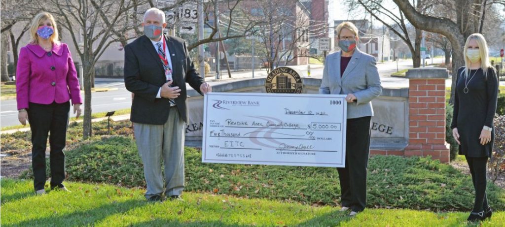 RACC Receives $5,000 Donation from Riverview Bank
