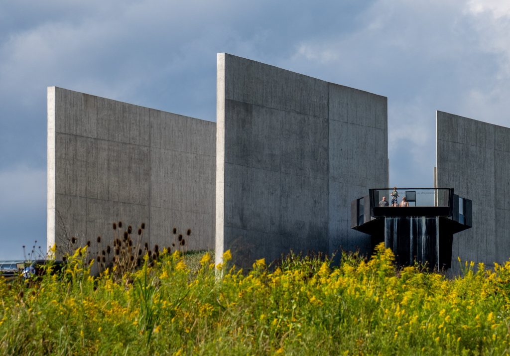 Chalk Portraits Honor ‘Heroes’ of United Flight 93 on 9/11
