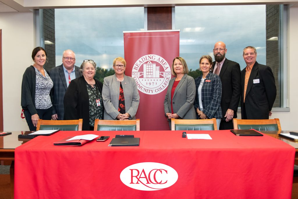 RACC, Muhlenberg College Sign Guaranteed Transfer Admissions Agreement