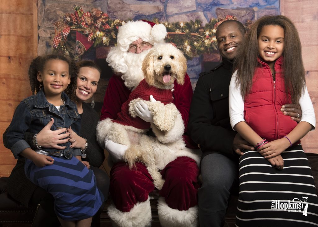 Humane Pennsylvania to Offer Pet and Family Photos with Santa
