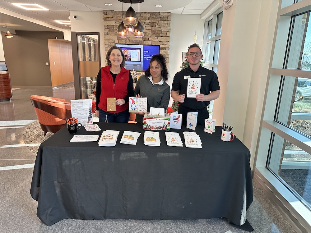 Discovery FCU Spreads Holiday Cheer Through Two Charitable Organizations