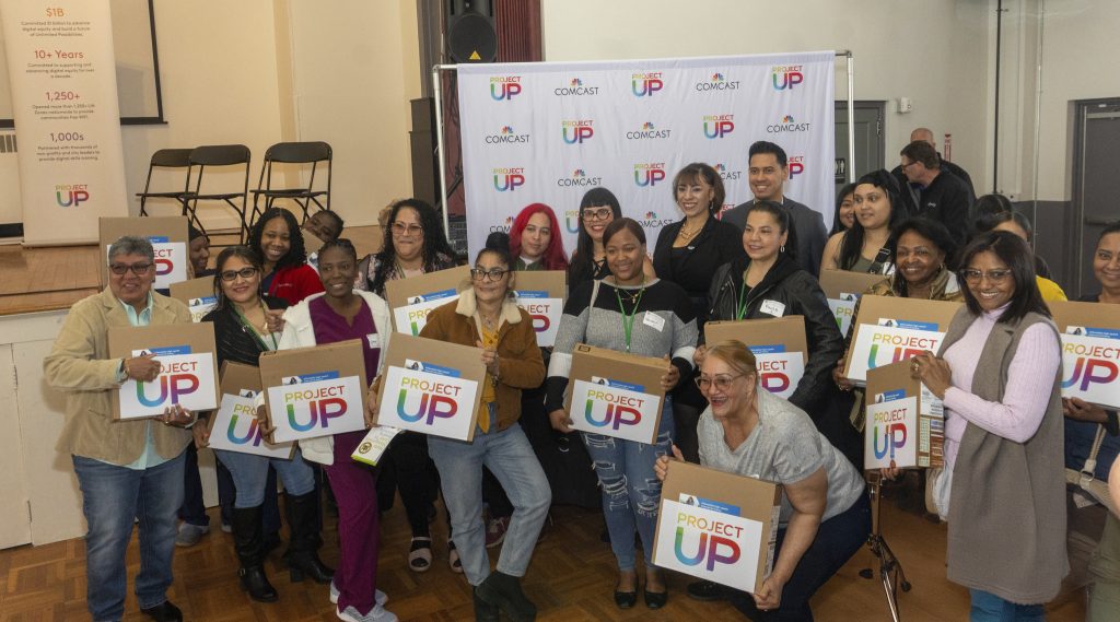 Comcast Awards $30,000 and 80 Laptops to Tec Centro Berks to Advance Digital Opportunity