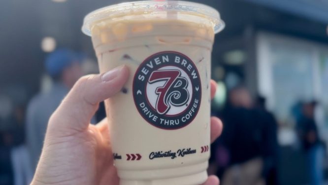 7 Brew Coffee Cuts Ribbon in Reading, Donates $7,100 to Helping Harvest