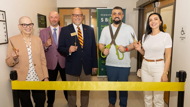 Alumnus Returns to Campus to Dedicate Small Business Development Suite